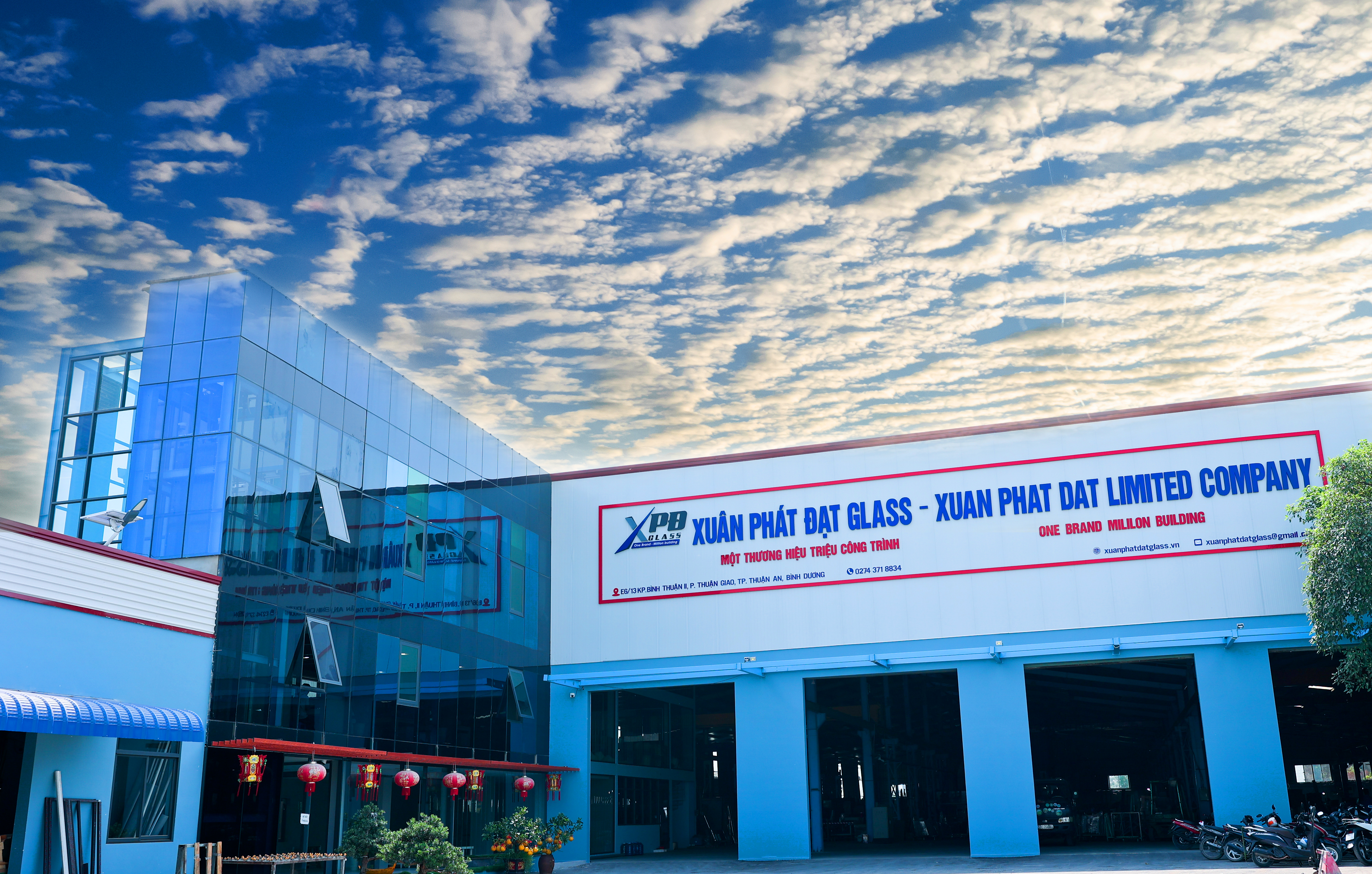 xuanphatdatglass.vn